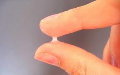 Ra khí hư trắng sữa: Nguyên nhân và cách điều trị 