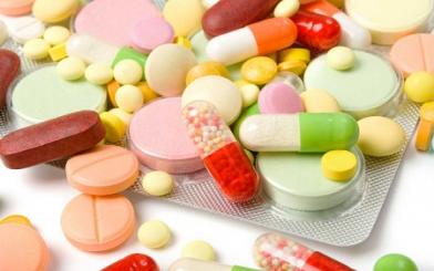 Uống kháng sinh có bị rối loạn kinh nguyệt và nếu có thì phải làm sao?