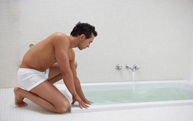 Cách vệ sinh khi bị viêm bao quy đầu đúng cách, hiệu quả