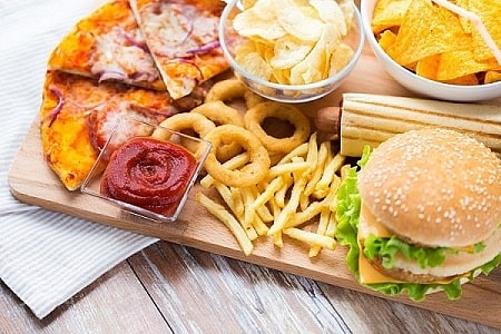 Bệnh lậu kiêng ăn thực phẩm có nhiều dầu mỡ