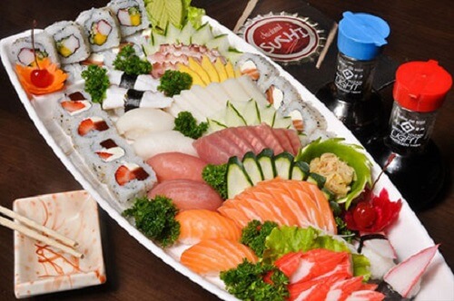Bệnh nhân đi ngoài ra nước không nên ăn đồ sống