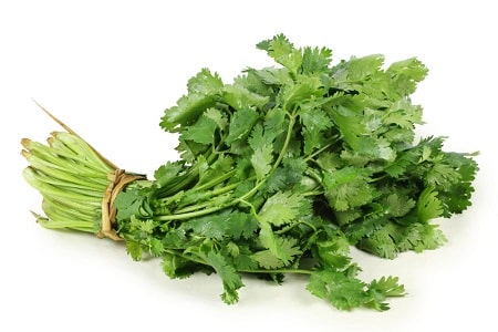 Sử dụng rau mùi tây trị rối loạn kinh nguyệt thế nào?